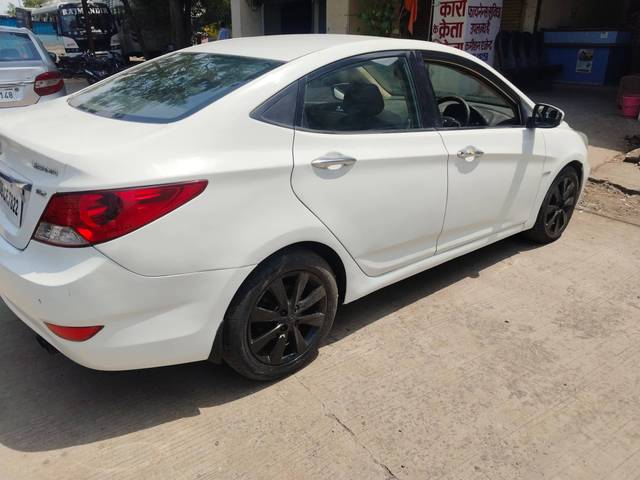 https://images10.gaadi.com/usedcar_image/4551502/original/processed_8b717f9d6cf09260f688cdc7598beb28.jpg?imwidth=6401