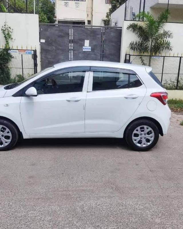 https://images10.gaadi.com/usedcar_image/4551504/original/processed_66d6411d4aa2af862ce55e2ceb380735.png?imwidth=6401