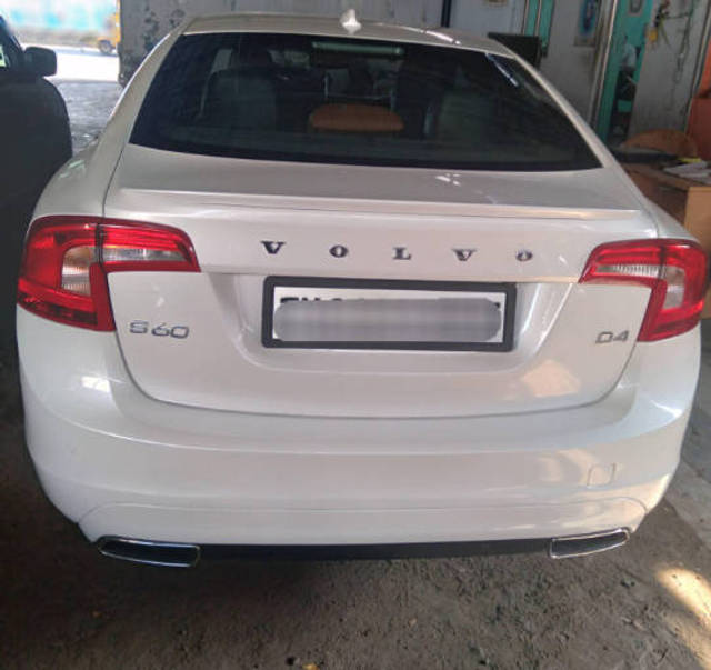 https://images10.gaadi.com/usedcar_image/4551512/original/processed_7f4f4bd7a436e9f8c37dc62b3a061e2c.png?imwidth=6402