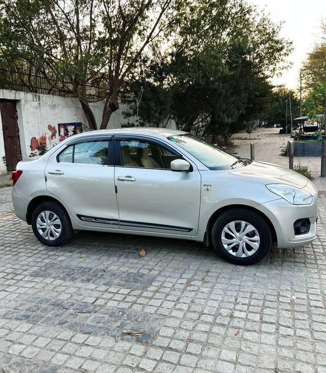 https://images10.gaadi.com/usedcar_image/4551546/original/6b31fe194d3094d3874ef0b3b2823e31.jpg?imwidth=6401
