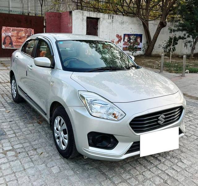 https://images10.gaadi.com/usedcar_image/4551546/original/processed_c8f1b5ee7aa1f3bfcb9d53aa49e340ed.jpg?imwidth=6400