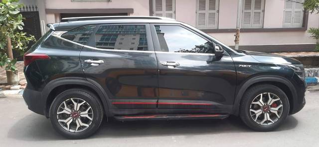 https://images10.gaadi.com/usedcar_image/4551552/original/processed_82a15d53a61be5ede4f1bc118c6df247.jpg?imwidth=6401