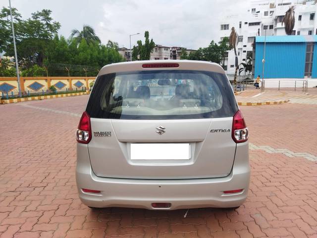 https://images10.gaadi.com/usedcar_image/4551553/original/processed_bd32c9dab973a3cd29eadbfc7ee853e5.jpg?imwidth=6402