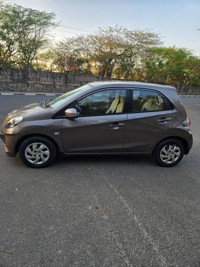 https://images10.gaadi.com/usedcar_image/4551555/original/ba573a7d9e69dc6ffee7c8c7974a4a64.jpeg?imwidth=6402