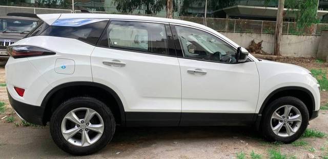 https://images10.gaadi.com/usedcar_image/4551574/original/processed_21b663cbeda7118a1e0f90c711a00e26.jpg?imwidth=6401