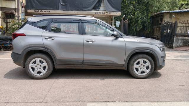 https://images10.gaadi.com/usedcar_image/4551584/original/processed_afe9ff421b3a388e77dac47167228f75.jpg?imwidth=6401