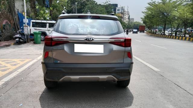 https://images10.gaadi.com/usedcar_image/4551584/original/processed_cf1a3f89d012c92b21b2baea11f50a75.jpg?imwidth=6402