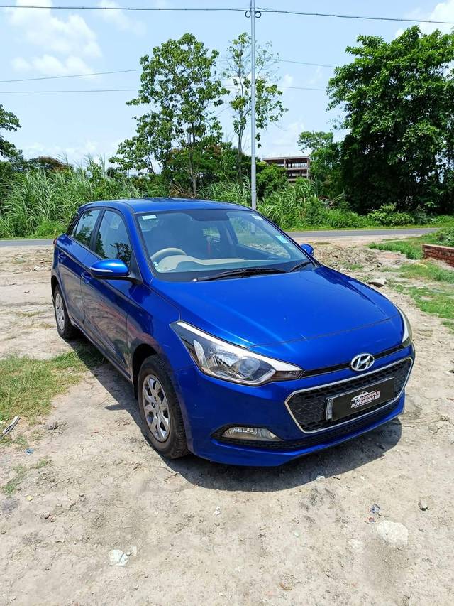 https://images10.gaadi.com/usedcar_image/4551589/original/processed_5390f6371e806ea3f2bda2a4699eb532.jpg?imwidth=6400