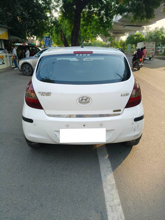 https://images10.gaadi.com/usedcar_image/4551639/original/processed_0bf0f8d6d0ac2a569358557533314207.jpg?imwidth=6401