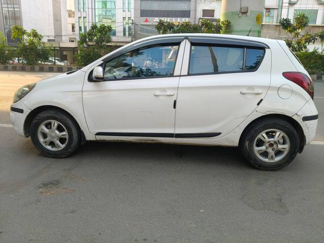 https://images10.gaadi.com/usedcar_image/4551639/original/processed_3e092eb2238d7159850aea9ea8190a75.jpg?imwidth=6402