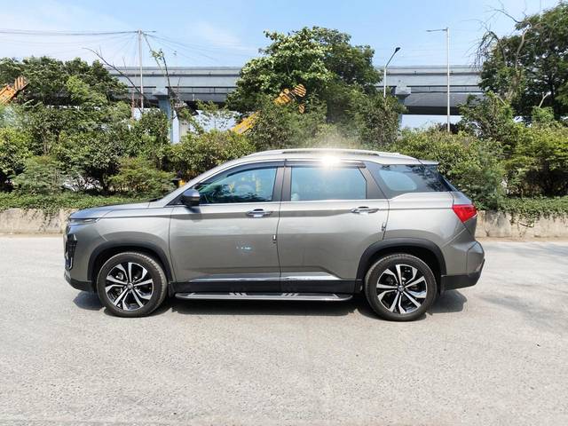 https://images10.gaadi.com/usedcar_image/4551641/original/9e20221a6494ae8b95cc152e961fc0b6.jpg?imwidth=6402