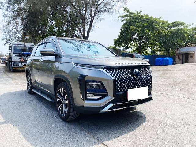 https://images10.gaadi.com/usedcar_image/4551641/original/processed_0d2bdaba134cb130721e6dbaaf0abdbb.jpg?imwidth=6400