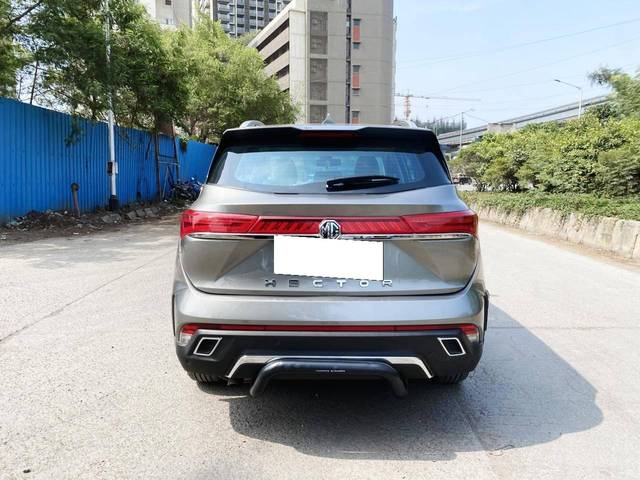 https://images10.gaadi.com/usedcar_image/4551641/original/processed_1eab0af83009887a426d7e984a964687.jpg?imwidth=6401