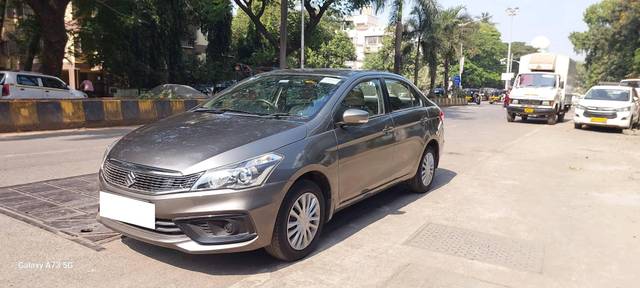 https://images10.gaadi.com/usedcar_image/4551643/original/processed_0dab5c7fccab264d91d5c4129b027a3a.jpg?imwidth=6402