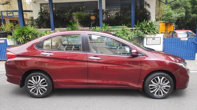 https://images10.gaadi.com/usedcar_image/4551647/original/processed_475364d400e75637c6f10df569fcac8f.jpg?imwidth=6401