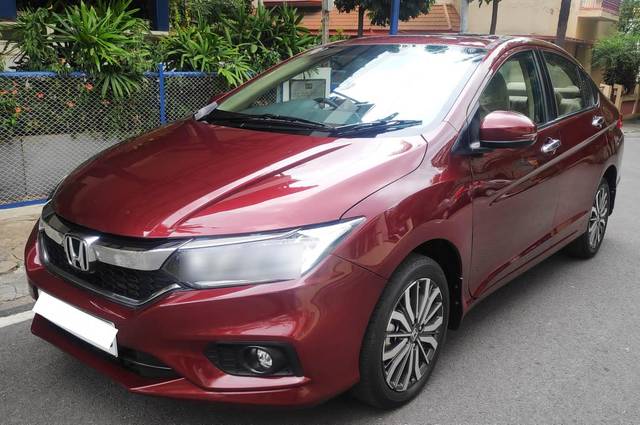 https://images10.gaadi.com/usedcar_image/4551647/original/processed_5c68b7dbb8313c599a07ad85168c16e1.jpg?imwidth=6400