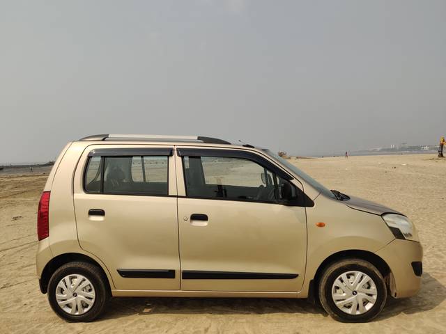 https://images10.gaadi.com/usedcar_image/4551652/original/f6a70b24153d823a60787d2d570651b9.jpg?imwidth=6401