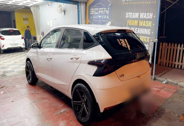 https://images10.gaadi.com/usedcar_image/4551654/original/436f9ed1-0285-4243-b217-183cf7089e56.?imwidth=6401