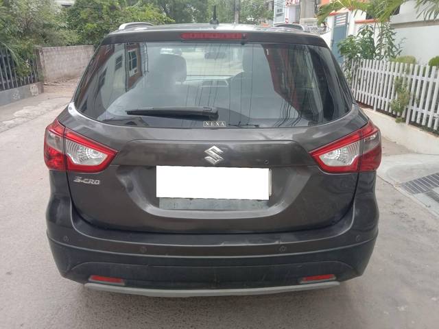 https://images10.gaadi.com/usedcar_image/4551656/original/processed_5b3d65f533a7220469bcf89d5da430ef.jpg?imwidth=6401