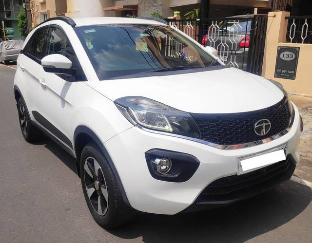 https://images10.gaadi.com/usedcar_image/4551664/original/processed_565e14b0310dbd3ac9b1c495d31e422e.jpg?imwidth=6400