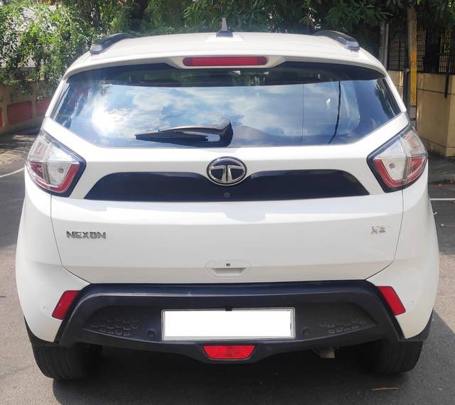 https://images10.gaadi.com/usedcar_image/4551664/original/processed_a74450030c35fba559ab91bf03ff2310.jpg?imwidth=6402
