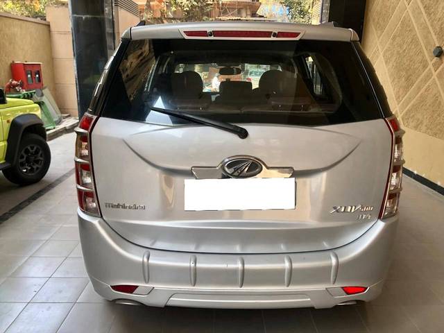 https://images10.gaadi.com/usedcar_image/4551677/original/processed_4fd8e63ce860fd11cbc2c1b571a1ca7d.jpg?imwidth=6402