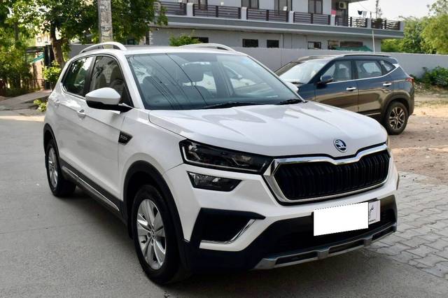 https://images10.gaadi.com/usedcar_image/4551678/original/processed_c8418c68c4e8bc80fdf170874fbf153e.jpg?imwidth=6400