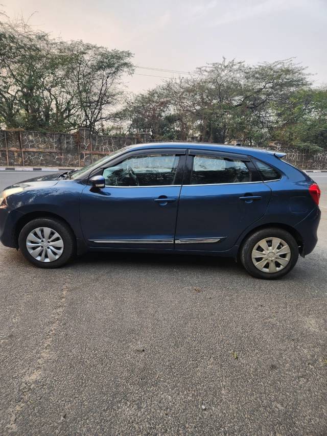 https://images10.gaadi.com/usedcar_image/4551679/original/1ef6ca7e57b45df2fdb10ce59a477f16.jpeg?imwidth=6402