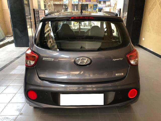 https://images10.gaadi.com/usedcar_image/4551681/original/processed_236b244def79921bdabf77d39503111b.jpg?imwidth=6402