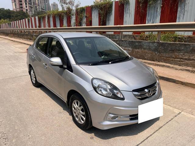 https://images10.gaadi.com/usedcar_image/4551685/original/processed_1820edf30544f24ef482b6630e2fcfbd.jpg?imwidth=6400
