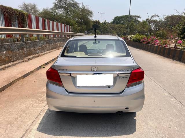 https://images10.gaadi.com/usedcar_image/4551685/original/processed_cb196bea0639c3a00ebf16ea0abd9720.jpg?imwidth=6402