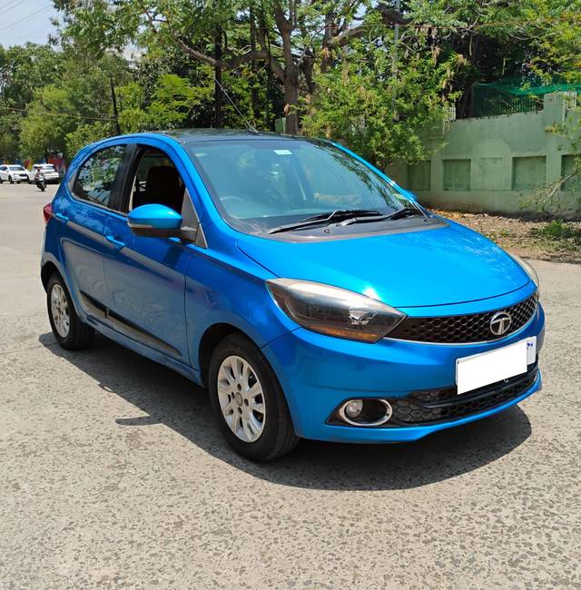 https://images10.gaadi.com/usedcar_image/4551712/original/processed_d6130cf71ce972d270afc2cee6c27315.jpg?imwidth=6400