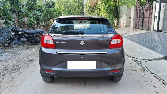 https://images10.gaadi.com/usedcar_image/4551721/original/processed_1f25b809bcdff914498c876ecdb84563.jpg?imwidth=6402