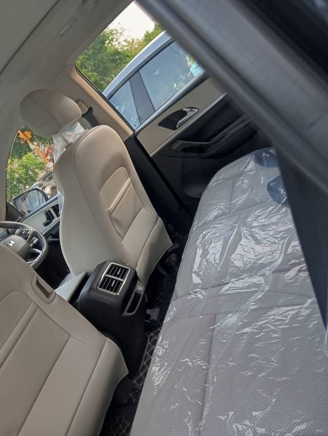 https://images10.gaadi.com/usedcar_image/4551737/original/96e0cb9acb78fce27fb4f9bd2a60bb2a.jpg?imwidth=6401
