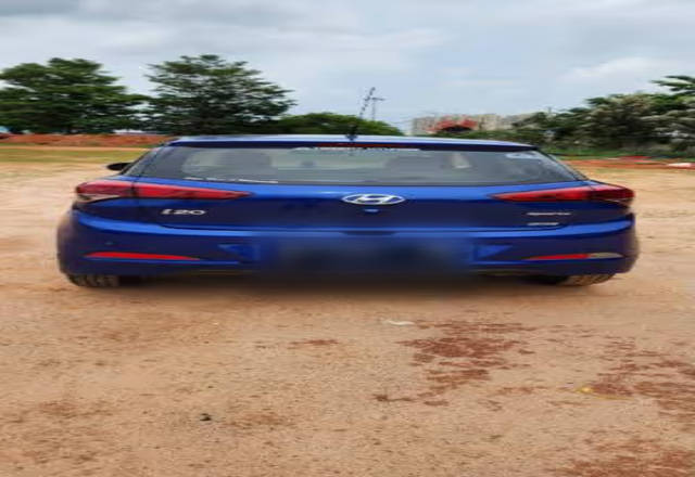 https://images10.gaadi.com/usedcar_image/4551740/original/5e249730-9a95-4d63-8eec-3f82b7ea568d.?imwidth=6402