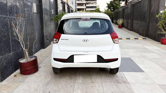 https://images10.gaadi.com/usedcar_image/4551754/original/processed_3dca7d8f7571a4c4f337316c9f14a0a1.jpg?imwidth=6402