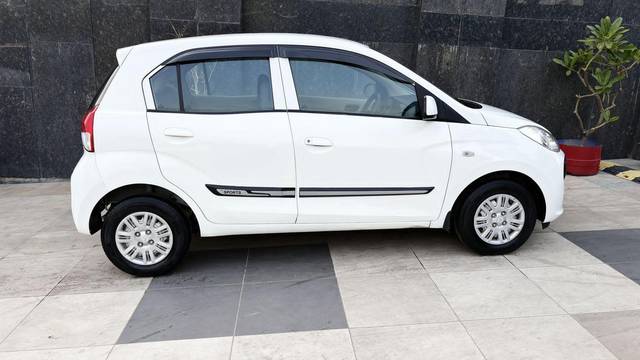 https://images10.gaadi.com/usedcar_image/4551754/original/processed_57e6eb179befb76a67c1e8d870a9562a.jpg?imwidth=6401