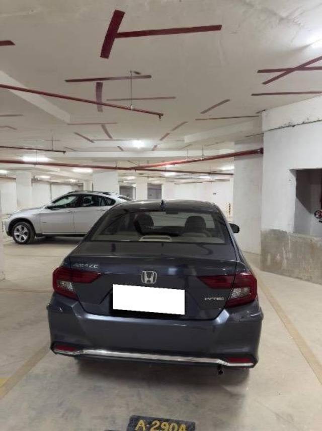 https://images10.gaadi.com/usedcar_image/4551757/original/processed_91364c02-c8e2-4372-a4b8-91b8a002bd98.jpeg?imwidth=6401