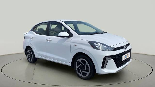 https://images10.gaadi.com/usedcar_image/4551762/original/f864736b35b1d7f85d4a2f0b0d2b4e0c.jpg?imwidth=6400