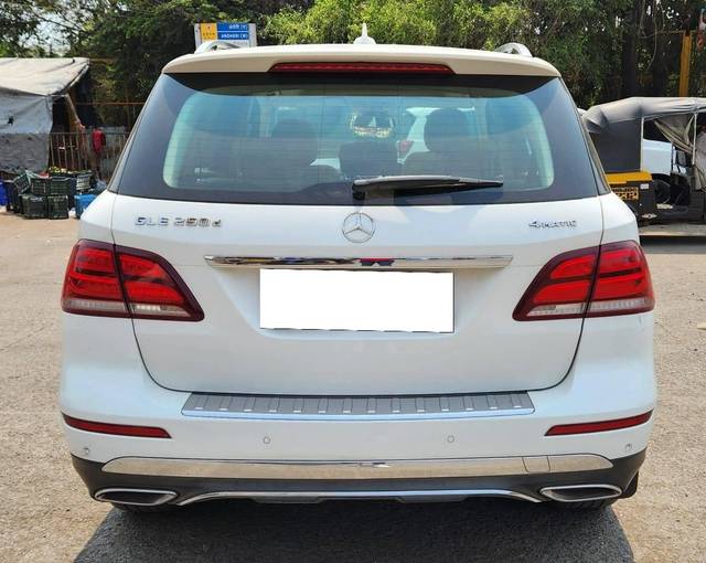 https://images10.gaadi.com/usedcar_image/4551765/original/processed_b8aa7aed10d2ac76031e86dc13f91c48.jpg?imwidth=6401