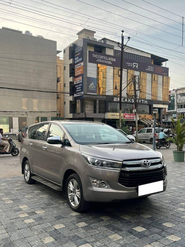https://images10.gaadi.com/usedcar_image/4551767/original/processed_01bf29f7757849c6619fc4c9a91147bb.jpg?imwidth=6400