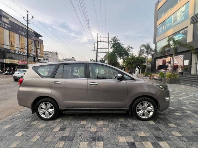 https://images10.gaadi.com/usedcar_image/4551767/original/processed_35a6781c6f80ec7177cd863a024b1e1e.jpg?imwidth=6401