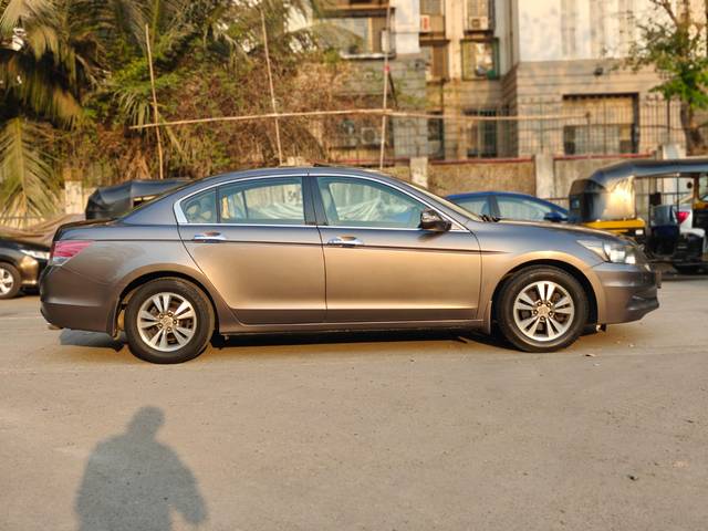 https://images10.gaadi.com/usedcar_image/4551807/original/d96a573b8c13e63deaa625f04de33cbd.jpg?imwidth=6401