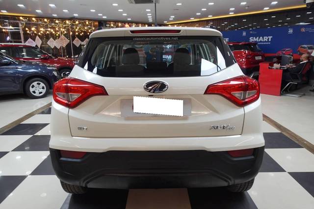 https://images10.gaadi.com/usedcar_image/4551809/original/processed_30b305489b2da24712944518ed7c3f0f.jpg?imwidth=6401