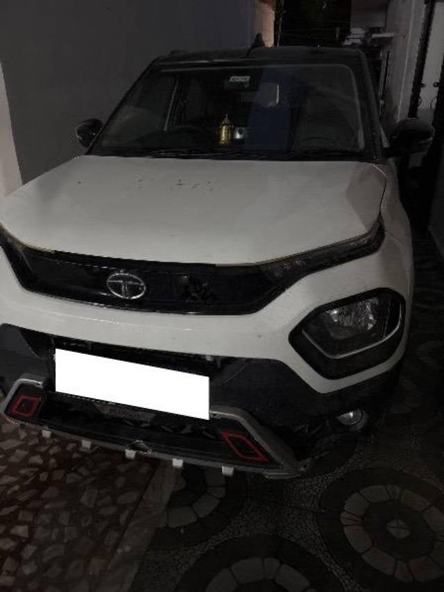 https://images10.gaadi.com/usedcar_image/4551811/original/processed_a2be9598-9620-4012-ae6e-2bc46499845f.jpg?imwidth=6400