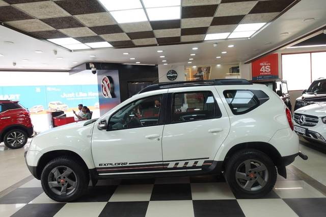https://images10.gaadi.com/usedcar_image/4551814/original/processed_600f3c46afbf1d32c40720fc338e3f3d.jpg?imwidth=6402