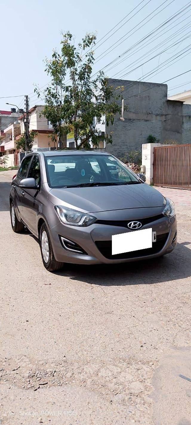 https://images10.gaadi.com/usedcar_image/4551824/original/processed_72997c9d47b57970e2606ba218352084.jpg?imwidth=6400