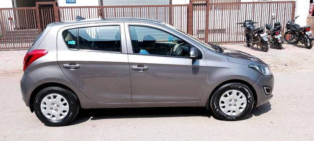 https://images10.gaadi.com/usedcar_image/4551824/original/processed_b059cd84fb417feb9e6aaeedb3acc1e0.jpg?imwidth=6401