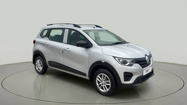 https://images10.gaadi.com/usedcar_image/4551827/original/bce9d9e4e47269d8c413369220e6114a.jpg?imwidth=6400