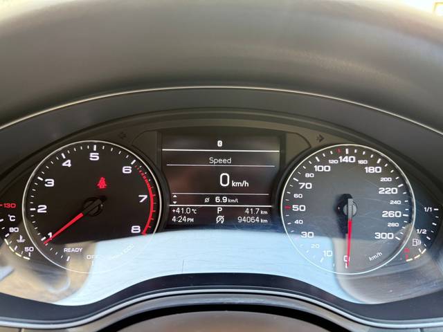 https://images10.gaadi.com/usedcar_image/4551832/original/a14ba60e1b506e2718ff24446d0a6e44.jpeg?imwidth=6402